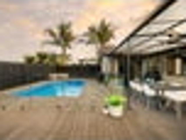 Family Entertainer — Pool, Position & Lifestyle