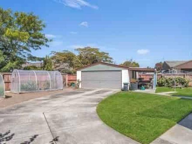 Family friendly 3 bedroom home ready to move in