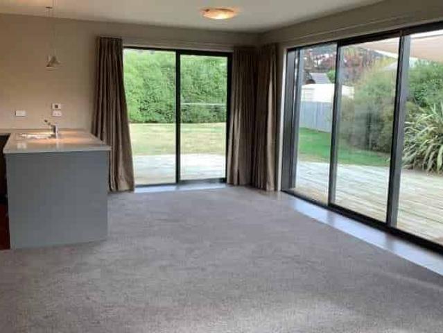 Family Friendly 3 Bedroom Home with Office & Double Garage