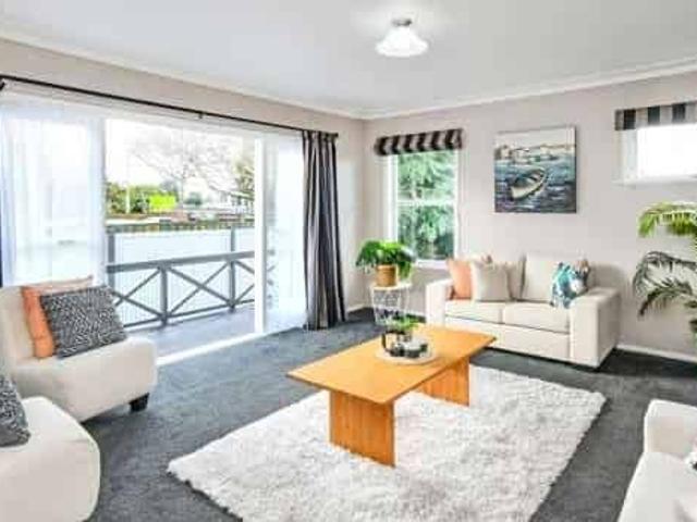 Family Friendly 3 Bedroom Standalone Home in Ōpaheke Papakura