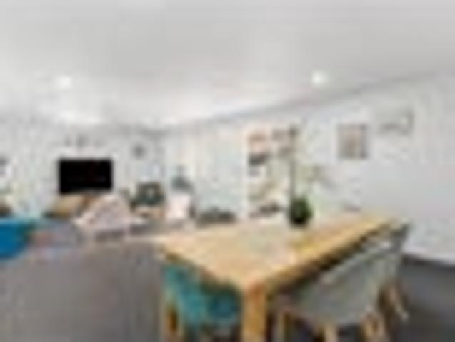 Family Friendly, Freehold & Fabulous Location