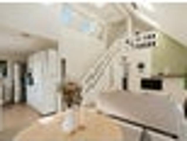 Family Friendly In Forrester Drive!