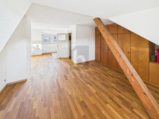 FAMILY FRIENDLY, RUSTIC WITH GARDEN AND FIREPLACE