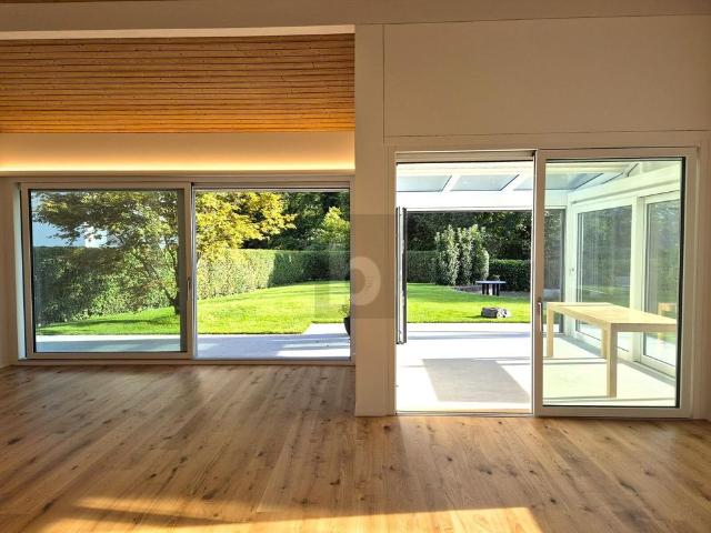 FAMILY FRIENDLY WITH SUNNY GARDEN OASIS!