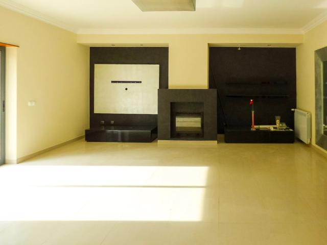 5 bed family home in Murches, Cascais