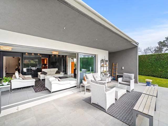 Family house, swimming pool, close to international schools, Vandœuvres | dreamo. Ch