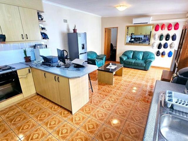 Family home with flat and pool