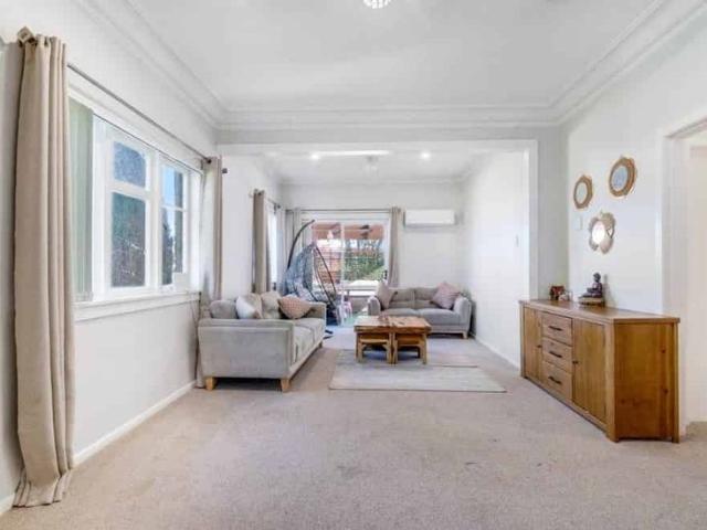 Family Home with 3 Bedroom + Study Room