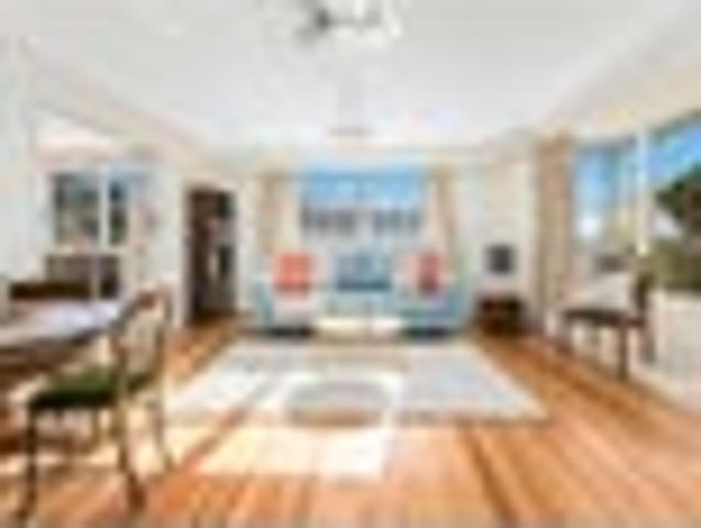 Family Home in the Heart of Tawa