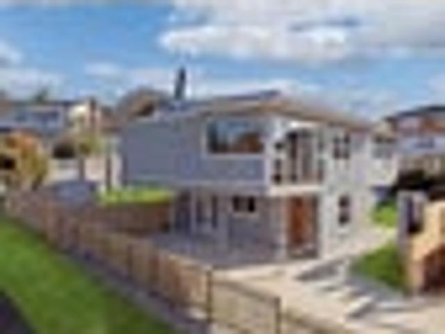 Family Home in Westlake Zone & Sky Tower Views