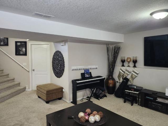 Family Home in Deer Park!