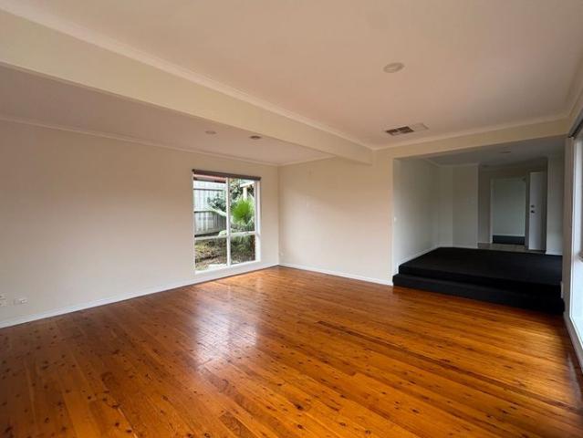 FAMILY HOME, QUIET COURT LOCATION!