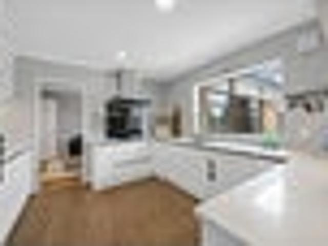 Family Living on 1,037sqm MOL