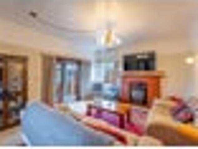 Family Living Close to Caroline Bay