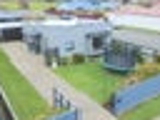 Family living in a great location!