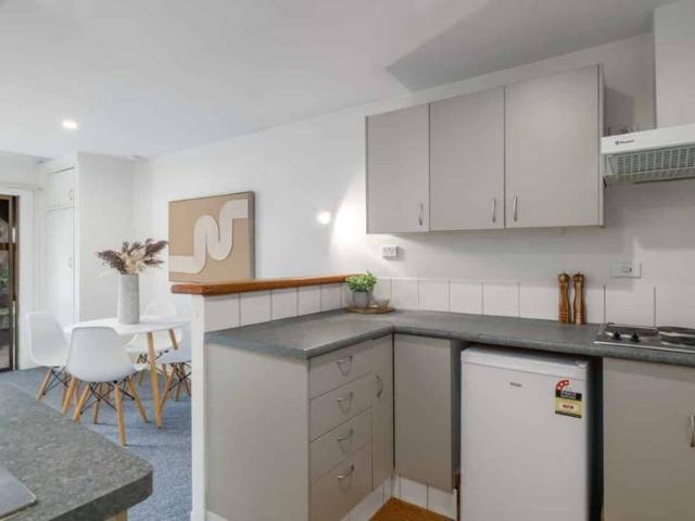 Family Living in Beautiful Cashmere Setting!