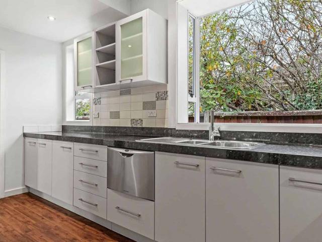 Family Living In Fendalton
