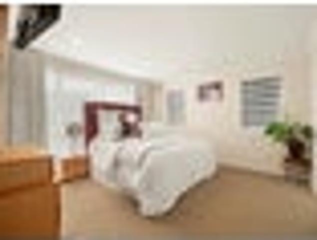 Family Living with a Versatile Separate Wing