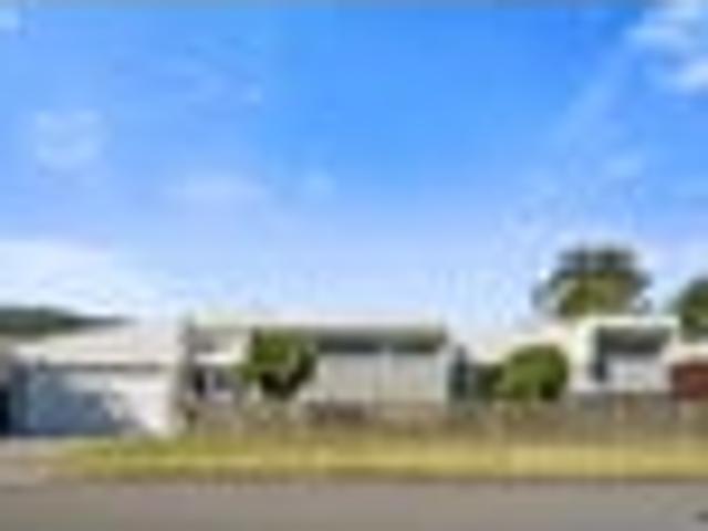 Family Living with Poolside Lifestyle in Epuni