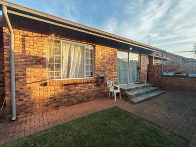 family life, sorted: 3 bed townhouse.