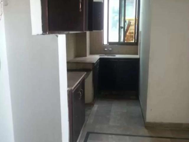 Famli flat 3bd avelbal far rent in G 15 islamabad G 15 ID 65858