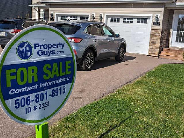 Fantastic 2 Story Executive Home With Single Car Garage