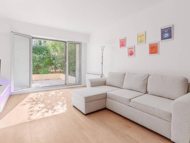 Fantastic apartment in quiet street