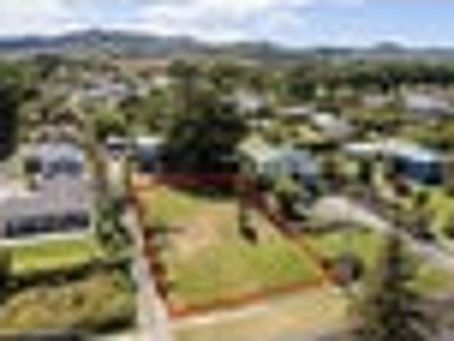 Fantastic Build Opportunity with Unique Advantage!