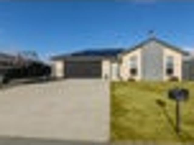 Fantastic family living, perfect location!
