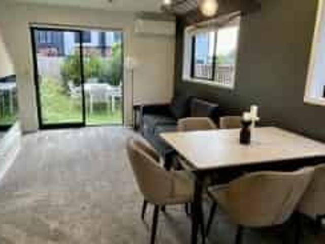 Fantastic furnished Townhouse in Prime location