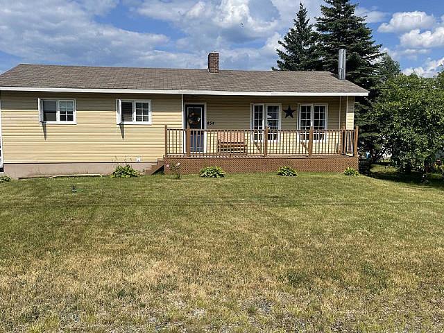 Fantastic Home With A 1 Bedroom Apartment For Extra Income