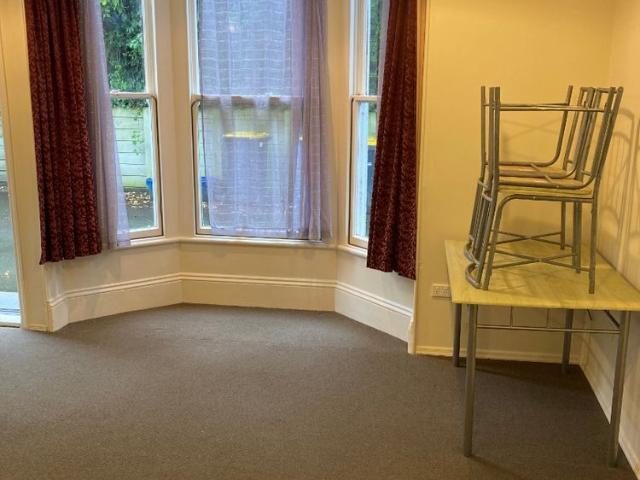 Fantastic one bedroom self contained apartment AVALIABLE NOW