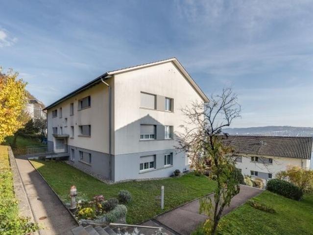 Fantastic lake view & a free month for free your new home is waiting