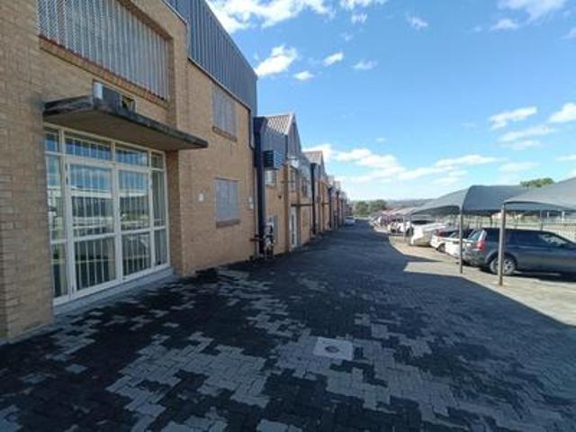 fantastic warehouse of 378 m² to let.