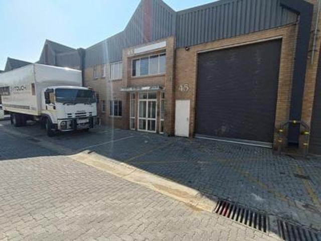 fantastic warehouse of 426 m² to let.