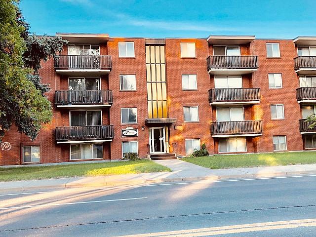 Fantastic Top Floor 2 Bed Apartment In Kensington Near Lrt/sait2