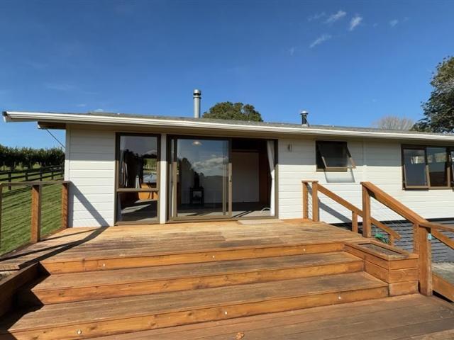 Fantastic views! 2 bedroom Lockwood home, rumpus room, office and a large shed!