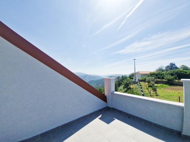 Fantástica Moradia com Jardim e Vista Deslumbrante para o Vale São Romão, Seia Serra da Estrela