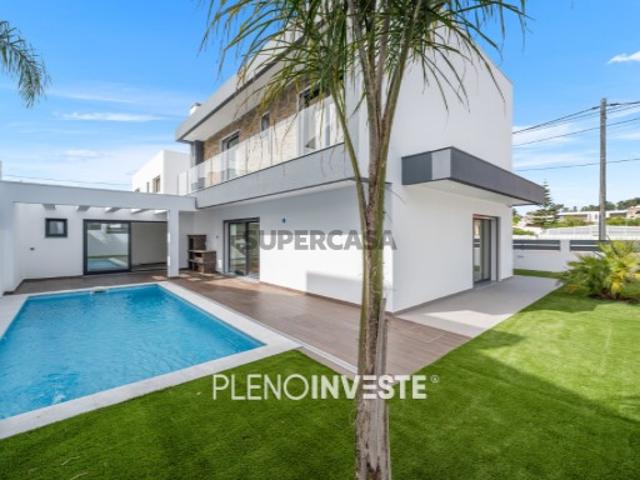 Fantástica moradia contemporânea isolada de gaveto V4 com piscina