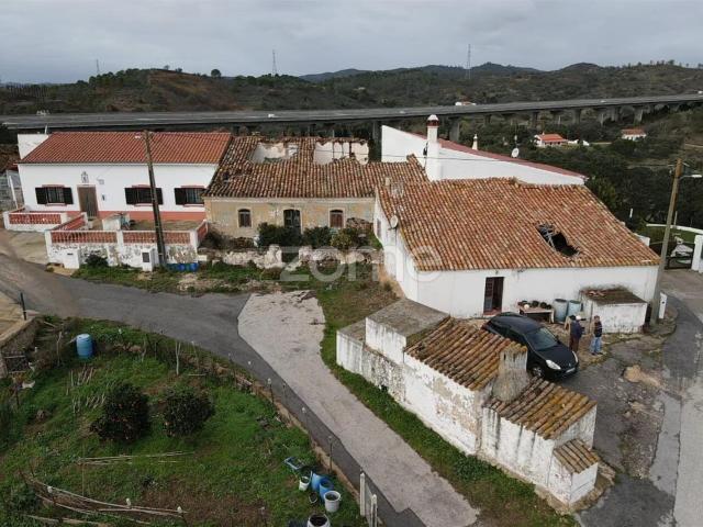 Fantástica moradia geminada de 260 m² em Vale Figueira, situ. 238m² São Bartolomeu De Messines