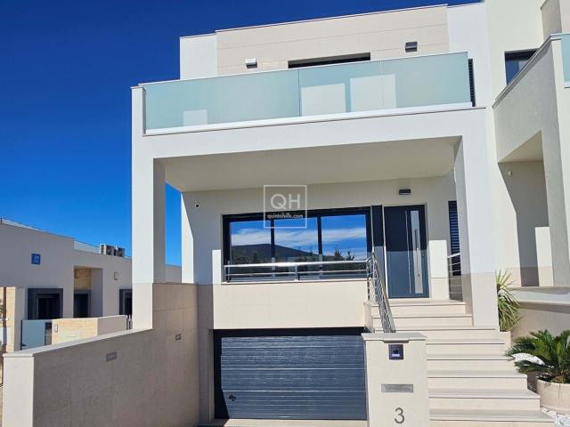 Fantástica moradia geminada T3 em fase de construção em Gambelas, Faro