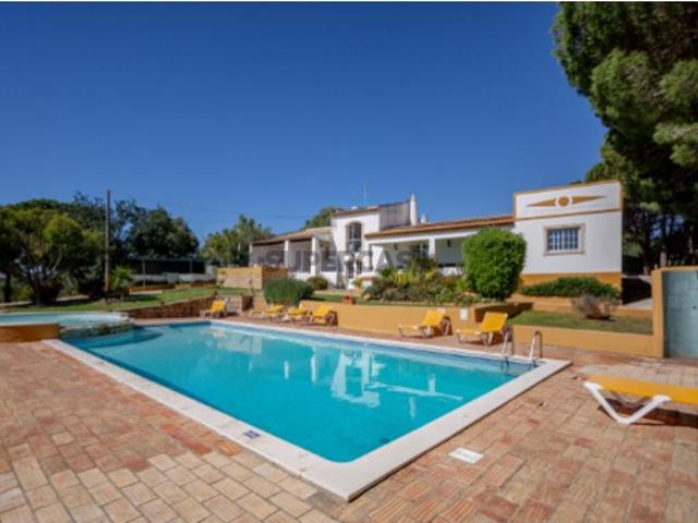 Fantástica Moradia para venda em Albufeira com piscina