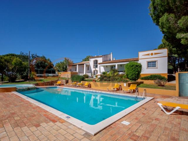 Fantástica Moradia para venda em Albufeira com piscina