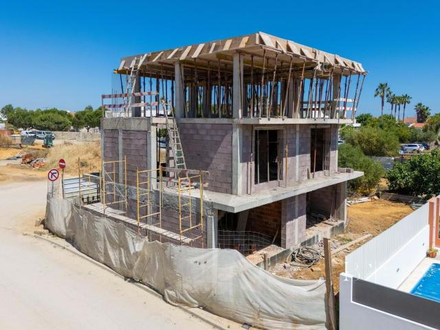 Fantástica Moradia T2+1 Nova com Piscina Altura, Numa das Melhores Praias do Algarve!, Castro Marim, Altura