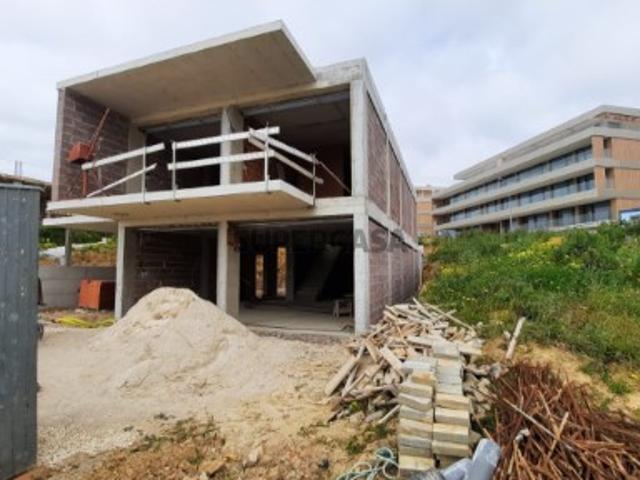 Moradia Independente e Contemporânea na Ericeira