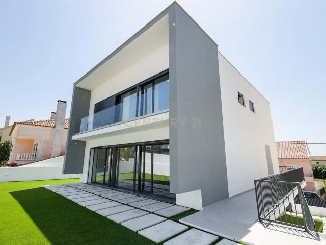 Fantástica Moradia T5 Nova – Bairro do Trigache, Famões