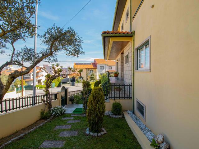 Fantástica Moradia T5 no Vale Churido, Bragança