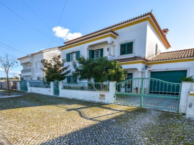 Fantástica Moradia T6 em Almeirim