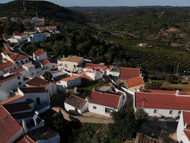 Fantástica Moradia V2, Anexos e Terreno em Santa Magarida, A. 103m² Alte