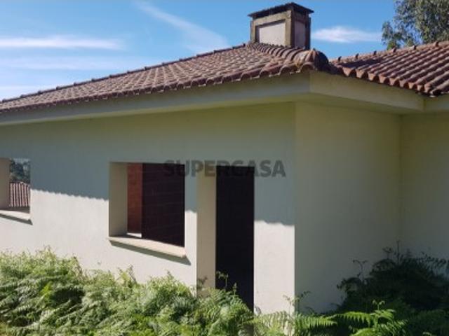 Moradia T3+1 por terminar